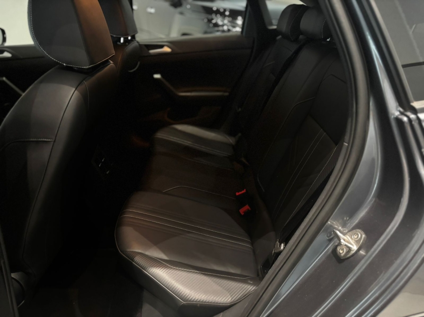 volkswagen nivus 1.0 200 tsi total flex highline automatico 4p 2025
