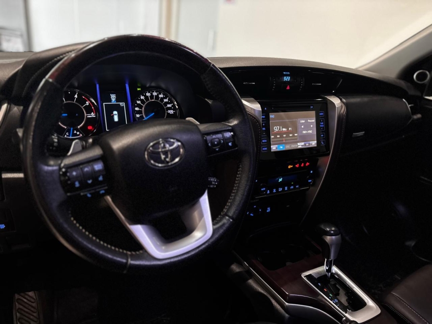 toyota hilux 2.8 srx 4x4 cd 16v diesel 4p automatico 2019