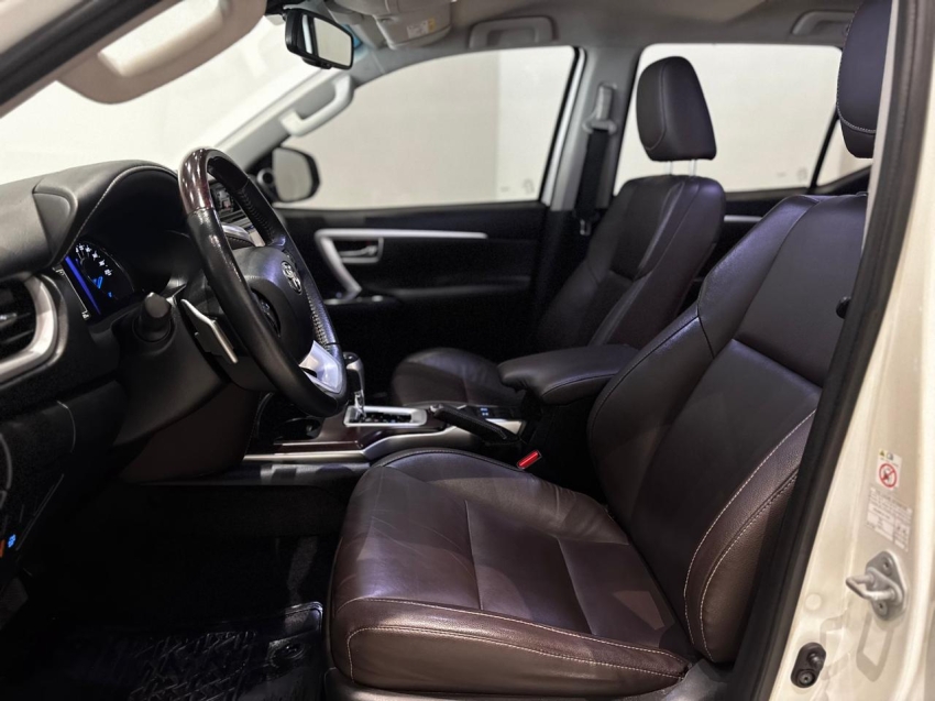 toyota hilux 2.8 srx 4x4 cd 16v diesel 4p automatico 2019