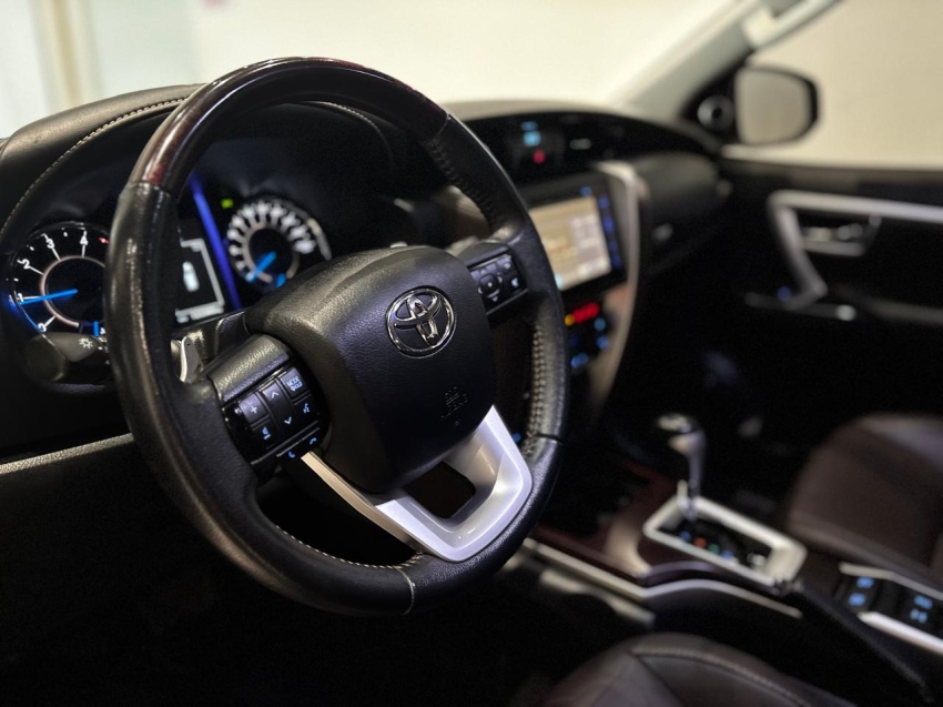 toyota hilux 2.8 srx 4x4 cd 16v diesel 4p automatico 2019