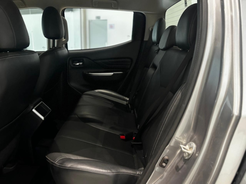 mitsubishi l200 triton 2.4 16v turbo diesel sport hpe cd 4p 4x4 automatico 20246