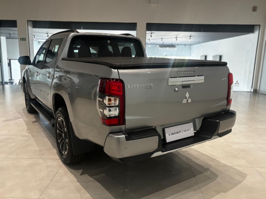 mitsubishi l200 triton 2.4 16v turbo diesel sport hpe cd 4p 4x4 automatico 20245