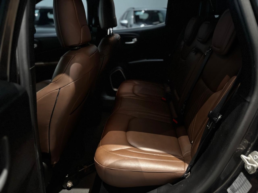 fiat toro 2.0 16v turbo diesel ranch 4wd at9 4p automatico 20247