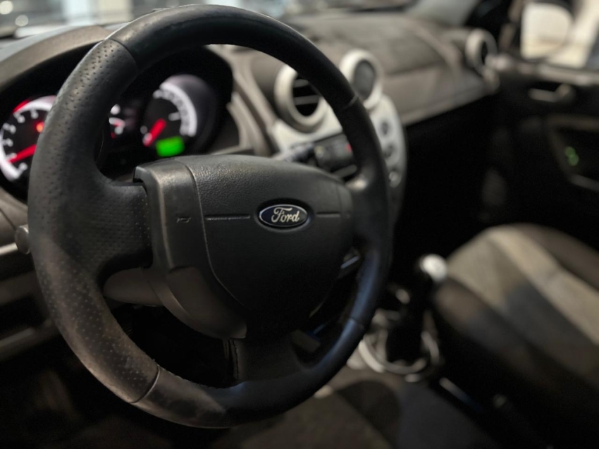 ford fiesta 1.6 mpi class hatch 8v flex 4p manual 20138