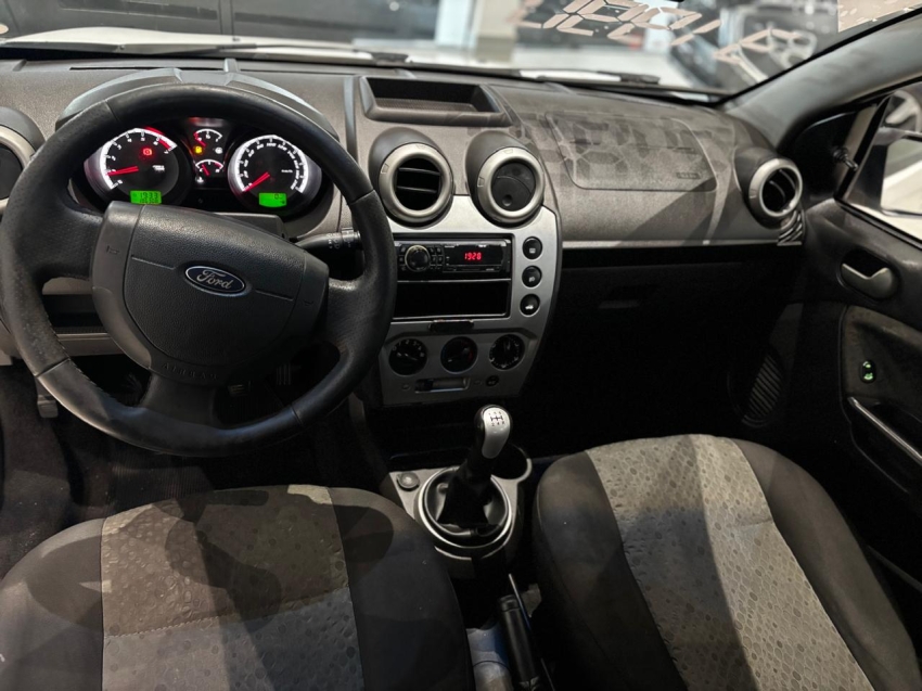 ford fiesta 1.6 mpi class hatch 8v flex 4p manual 20137