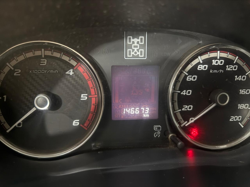 mitsubishi l200 triton 2.4 16v turbo diesel outdoor hpe-s cd 4x4 automatico 4p 20219
