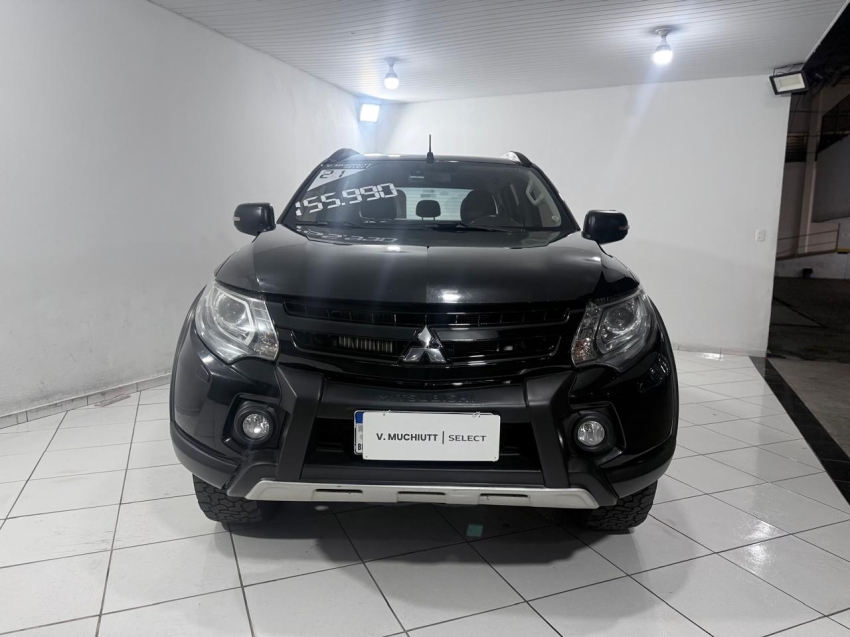 mitsubishi l200 triton 2.4 16v turbo diesel outdoor hpe-s cd 4x4 automatico 4p 20211