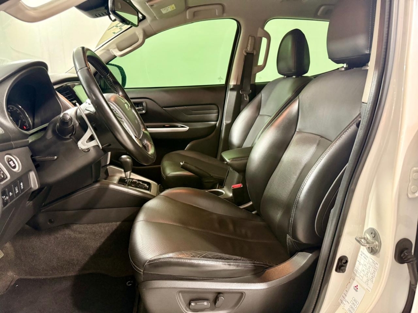 mitsubishi l200 triton 2.4 turbo diesel 4x4 at sport hpe-s 4p automatico 20247