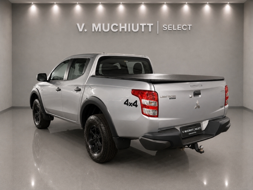 mitsubishi l200 triton 2.4 16v turbo diesel outdoor gls cd 4x4 automatico 4p 20235