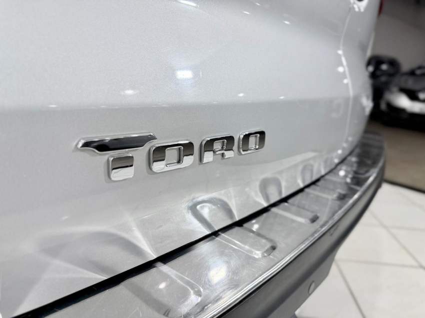 fiat toro 2.0 16v turbo diesel volcano 4wd at9 4p automatico 20186