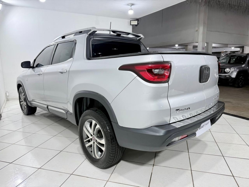 fiat toro 2.0 16v turbo diesel volcano 4wd at9 4p automatico 20185