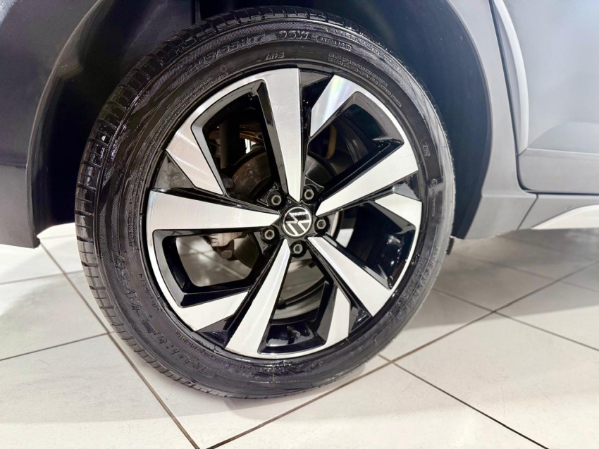 volkswagen nivus 1.0 200 tsi total flex highline automatico 4p 202110