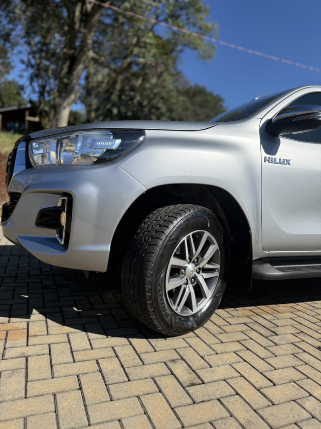 toyota hilux 2.8 sr 4x4 cd 16v diesel 4p automatico 1.8 2020