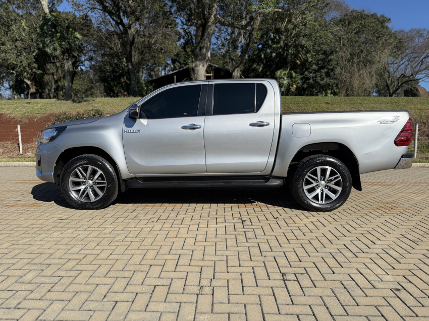 toyota hilux 2.8 sr 4x4 cd 16v diesel 4p automatico 1.8 2020