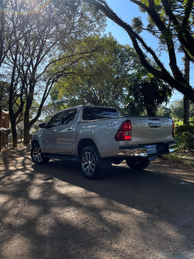toyota hilux 2.8 sr 4x4 cd 16v diesel 4p automatico 1.8 2020