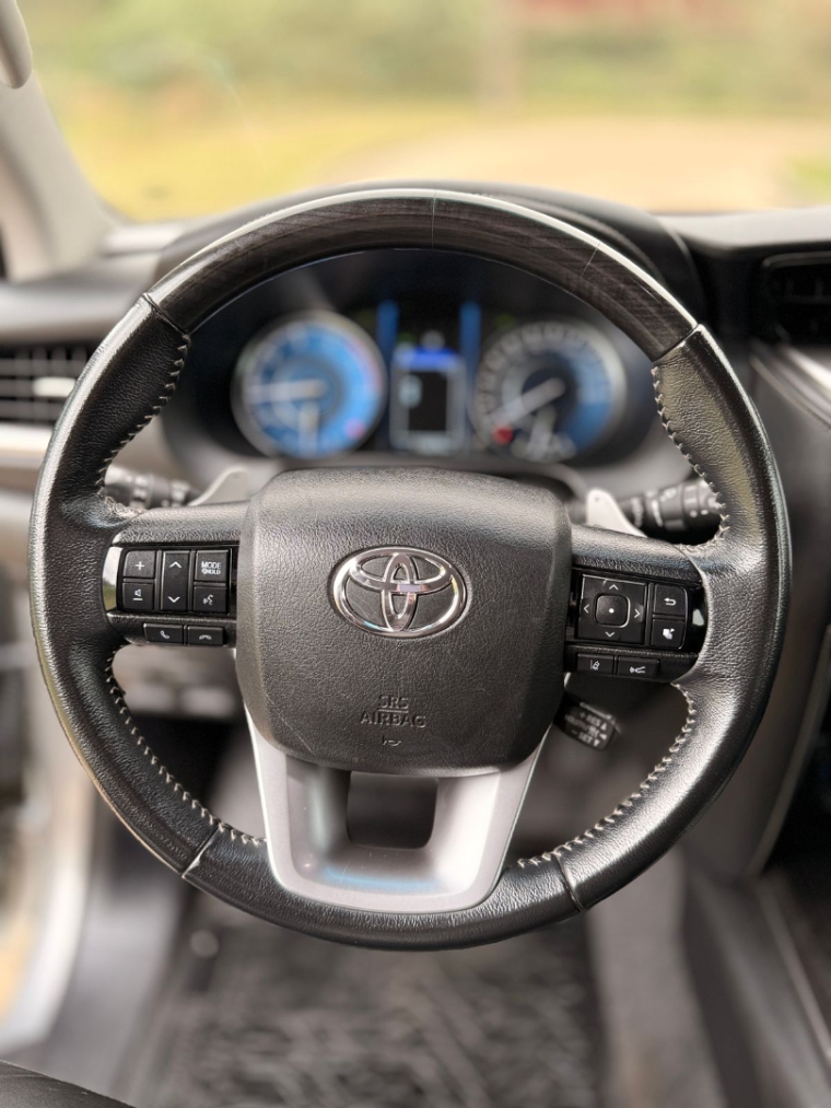 hilux sw4 2.8 srx 4x4 5 lugares 16v