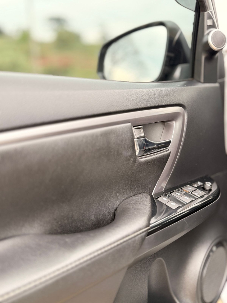 hilux sw4 2.8 srx 4x4 5 lugares 16v