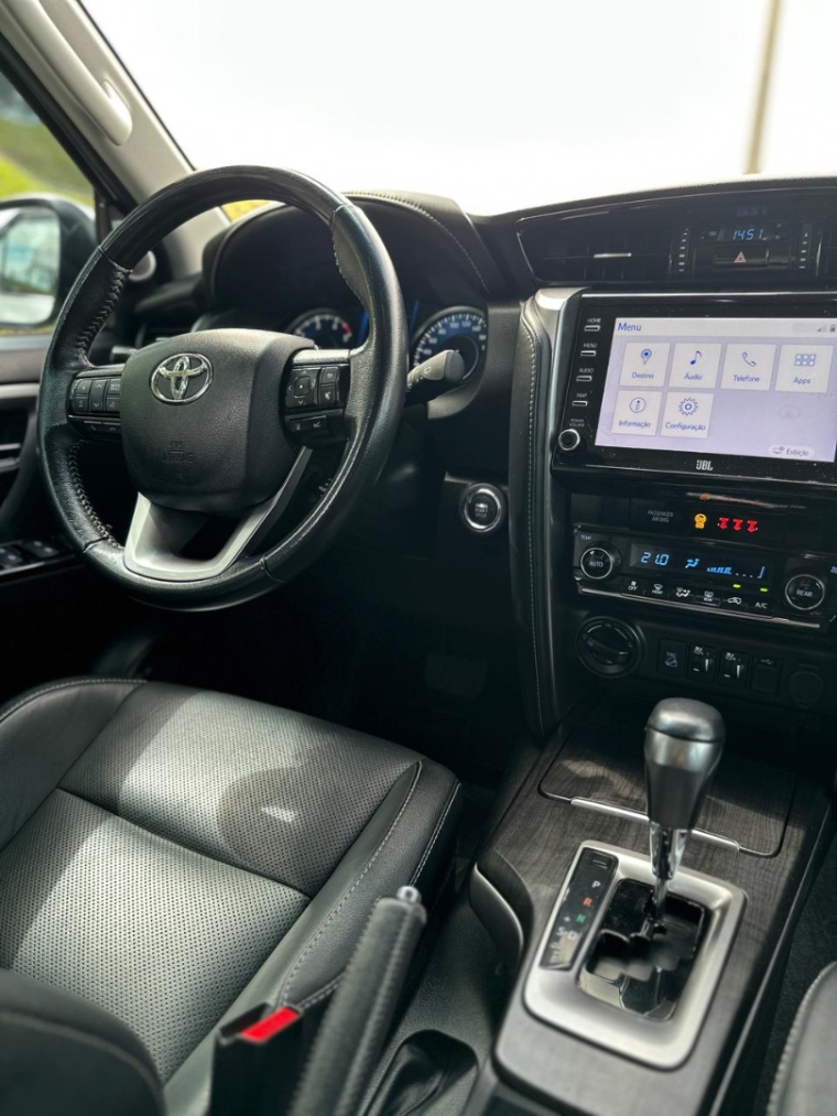 hilux sw4 2.8 srx 4x4 5 lugares 16v13