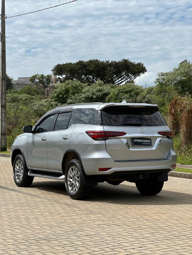 hilux sw4 2.8 srx 4x4 5 lugares 16v4