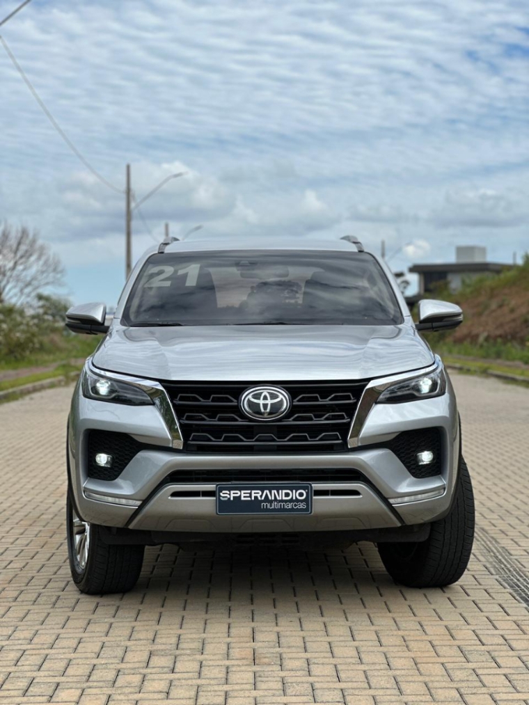 hilux sw4 2.8 srx 4x4 5 lugares 16v1
