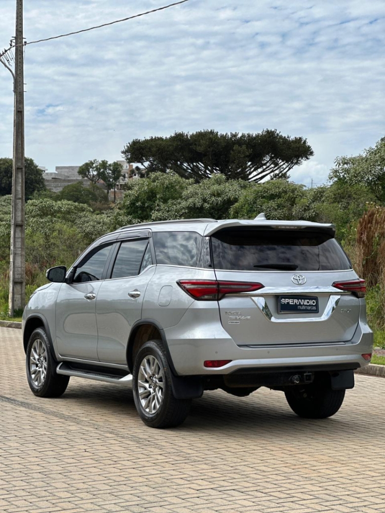 hilux sw4 2.8 srx 4x4 5 lugares 16v8