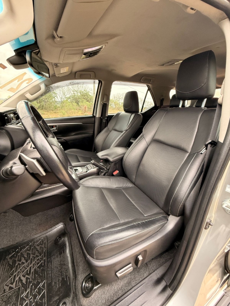 hilux sw4 2.8 srx 4x4 5 lugares 16v