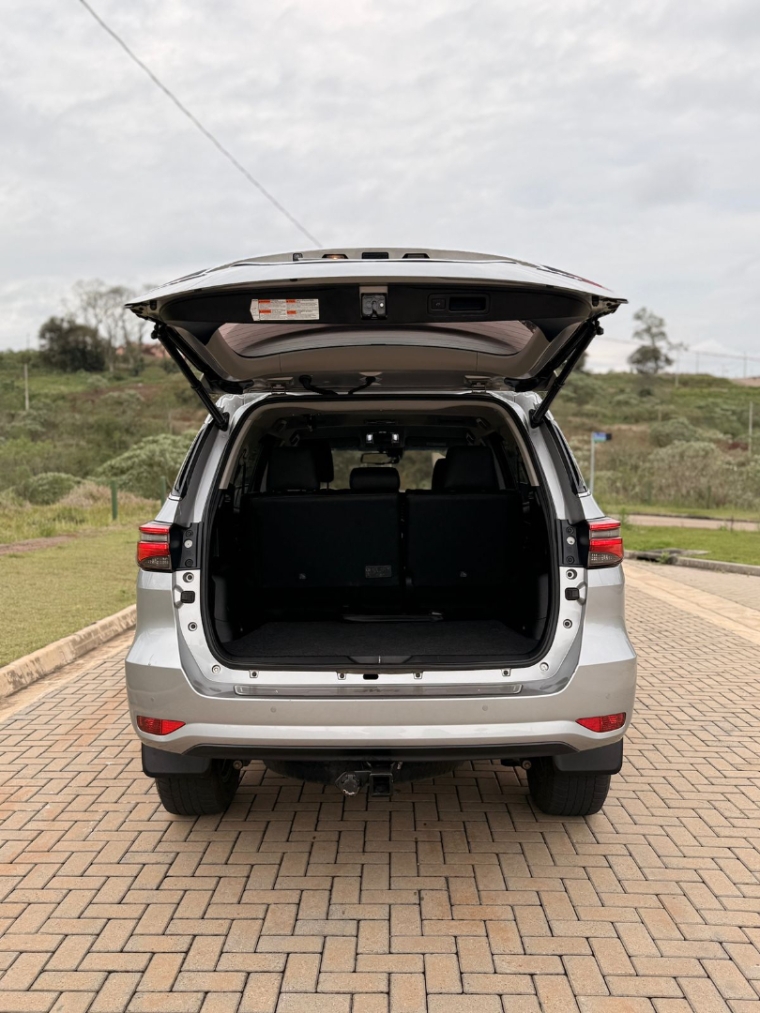 hilux sw4 2.8 srx 4x4 5 lugares 16v