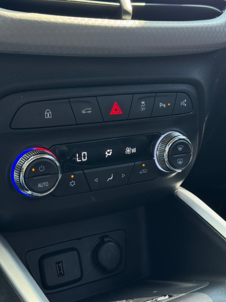 onix sedan turbo premier 213