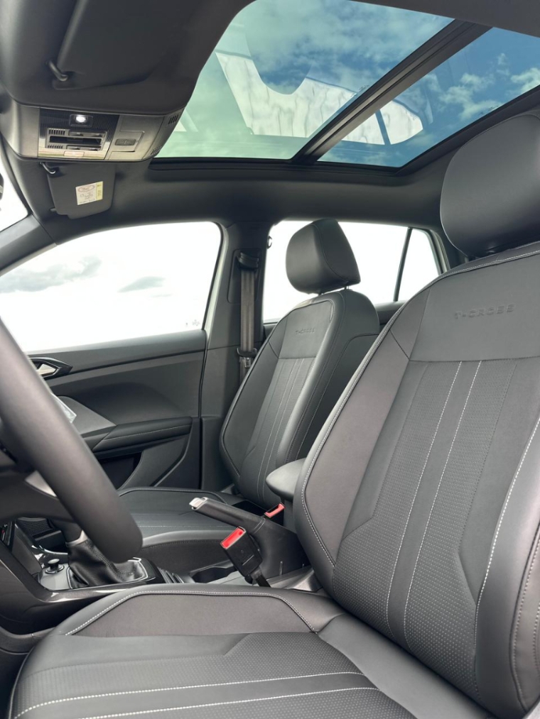 t-cross confortiline com sky view 0km17