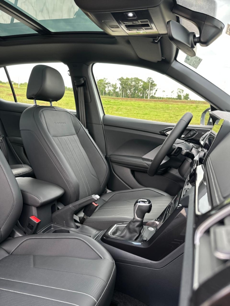 t-cross confortiline com sky view 0km14