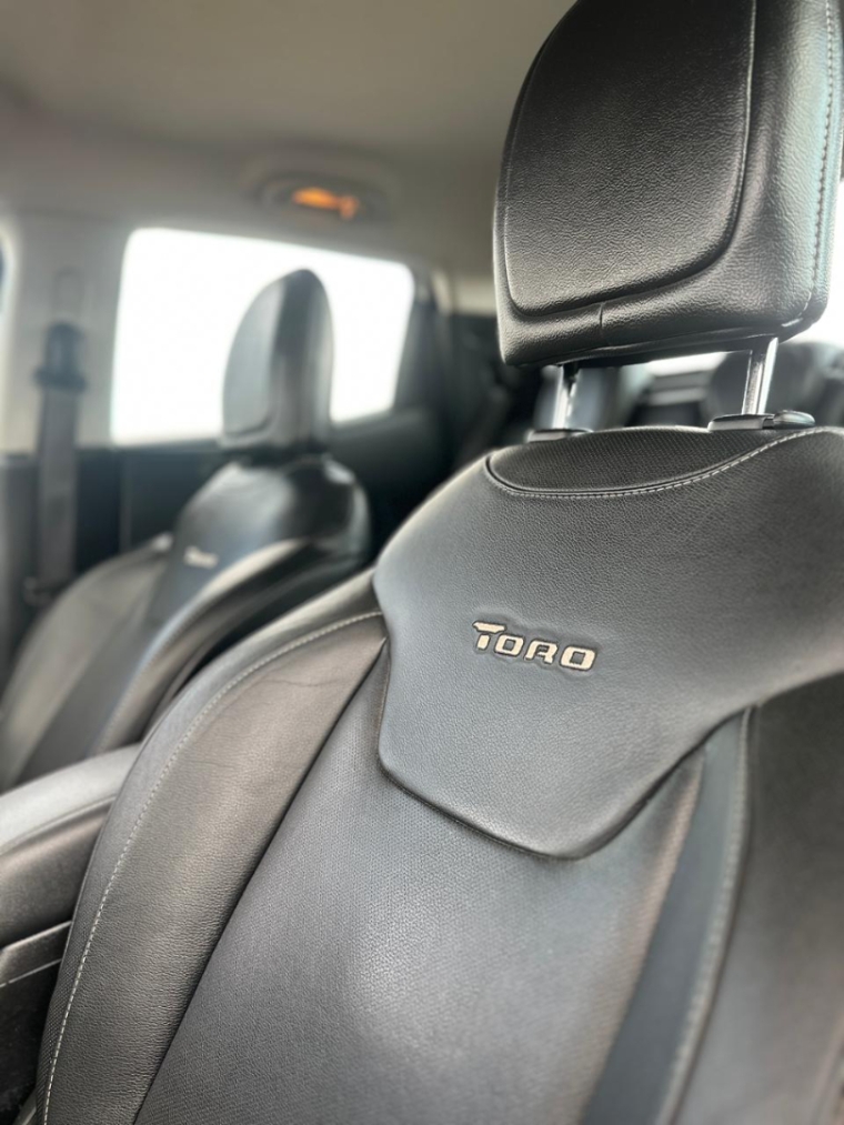 fiat toro freedom at14