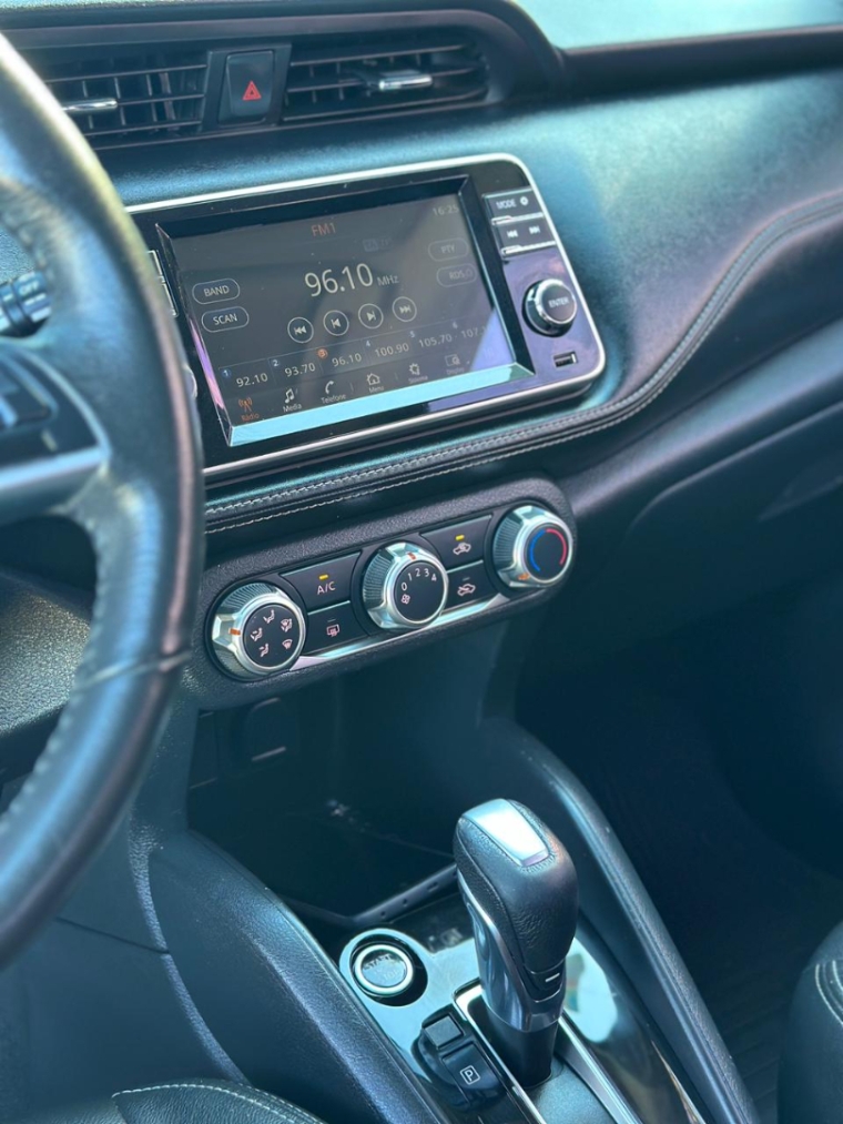 nissan kicks sv automatica14