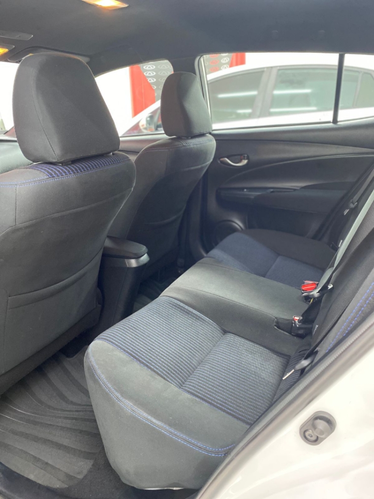 toyota yaris xl automatico8