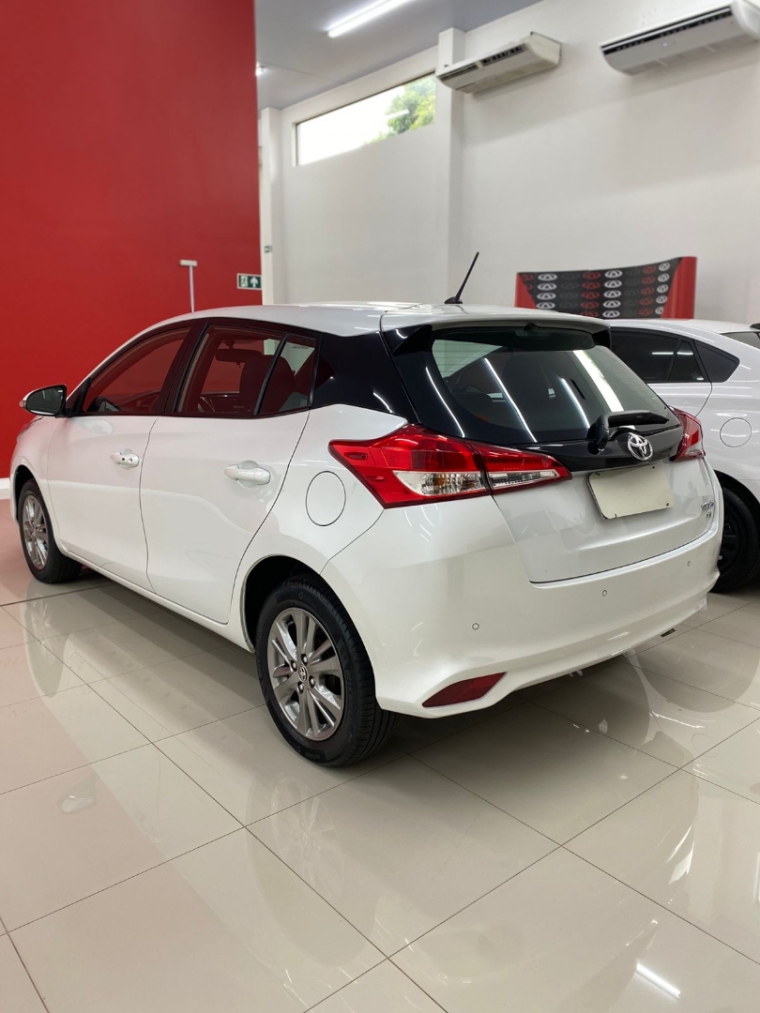 toyota yaris xl automatico5