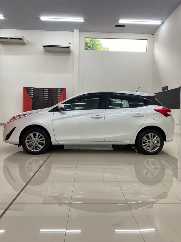 toyota yaris xl automatico4