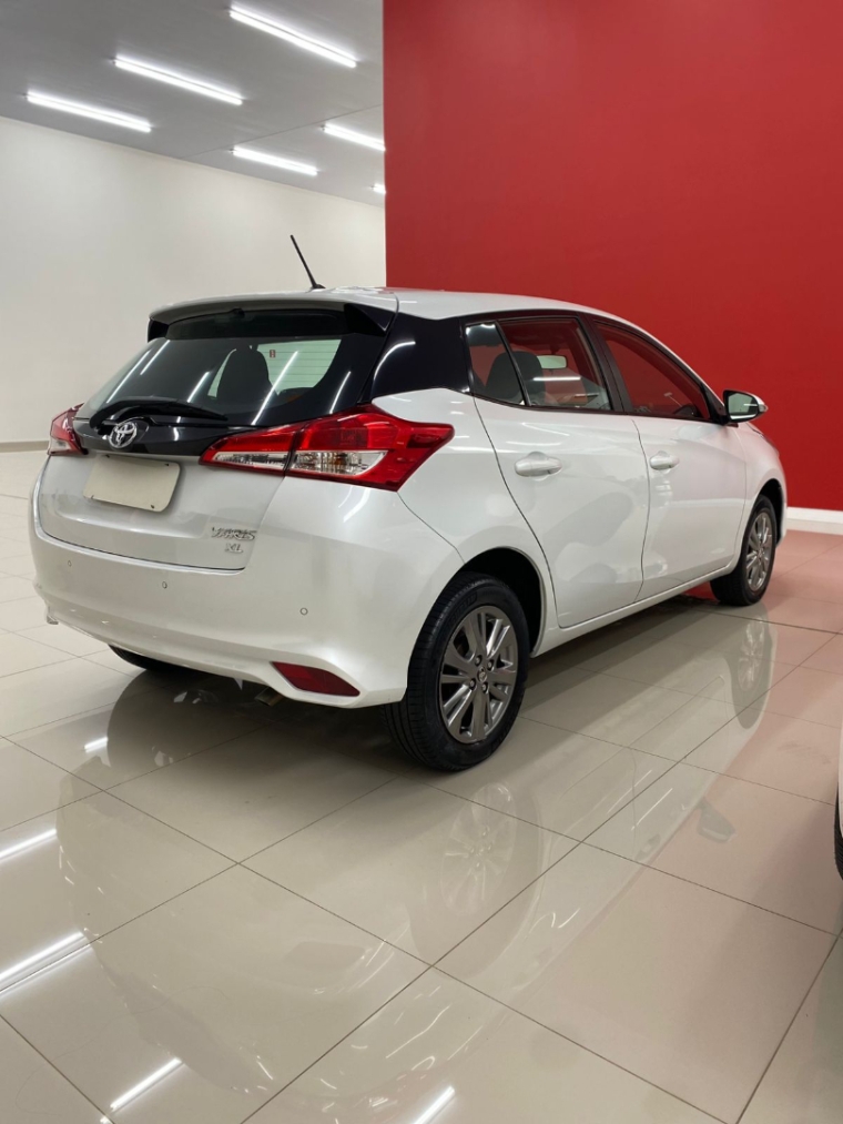 toyota yaris xl automatico3