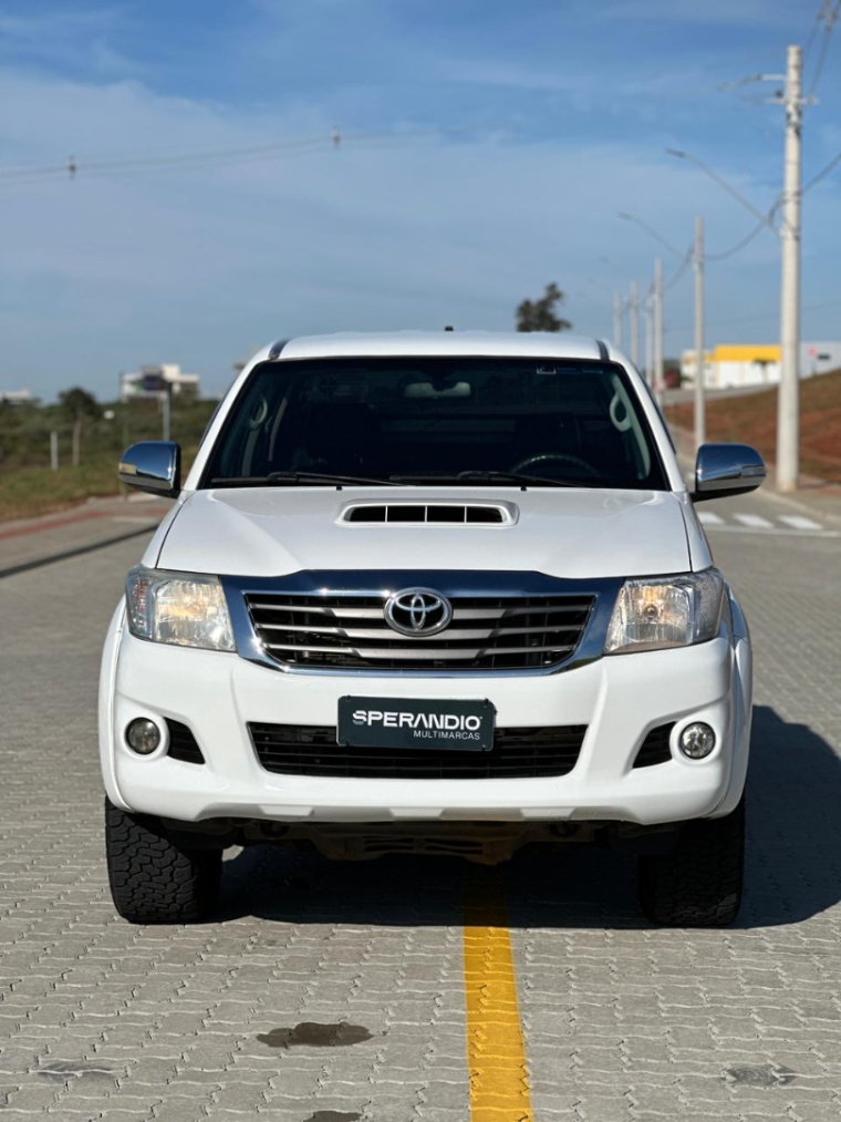 hilux cd srv 4x4 3.0 tdi diesel aut1