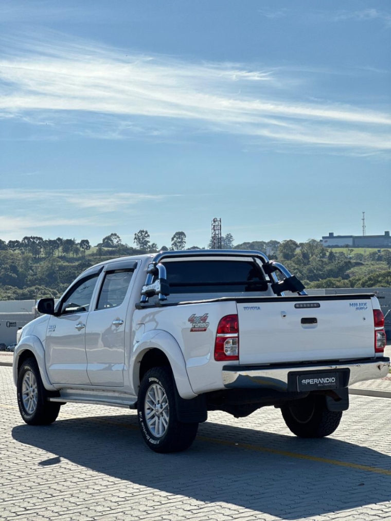 hilux cd srv 4x4 3.0 tdi diesel aut5