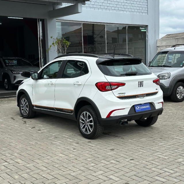 fiat argo 1.3 firefly flex trekking cvt 4p automatico 2025