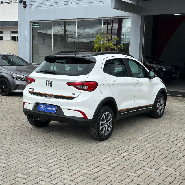 fiat argo 1.3 firefly flex trekking cvt 4p automatico 2025