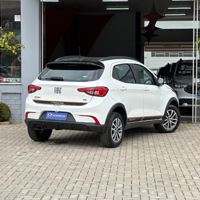 fiat argo 1.3 firefly flex trekking cvt 4p automatico 2025