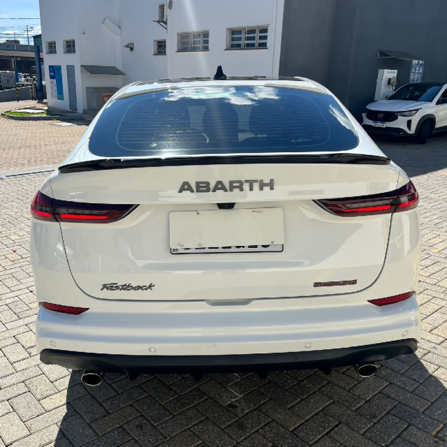 fiat fastback 1.3 turbo 270 flex abarth at6 4p automatico 2024