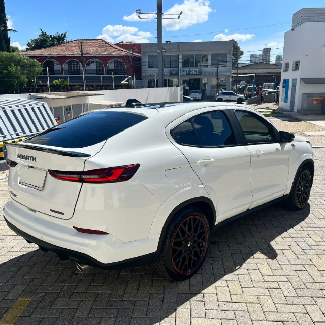 fiat fastback 1.3 turbo 270 flex abarth at6 4p automatico 2024