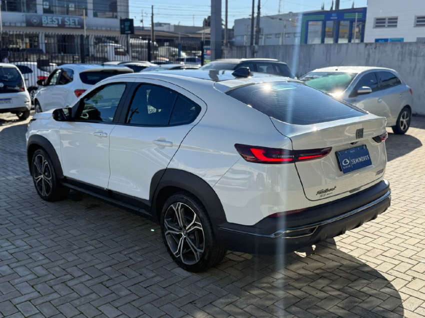 fiat fastback 1.0 turbo 200 flex impetus cvt 4p automatico 2025