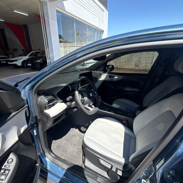fiat fastback 1.0 turbo 200 hybrid impetus cvt flex 4p automatico 2025
