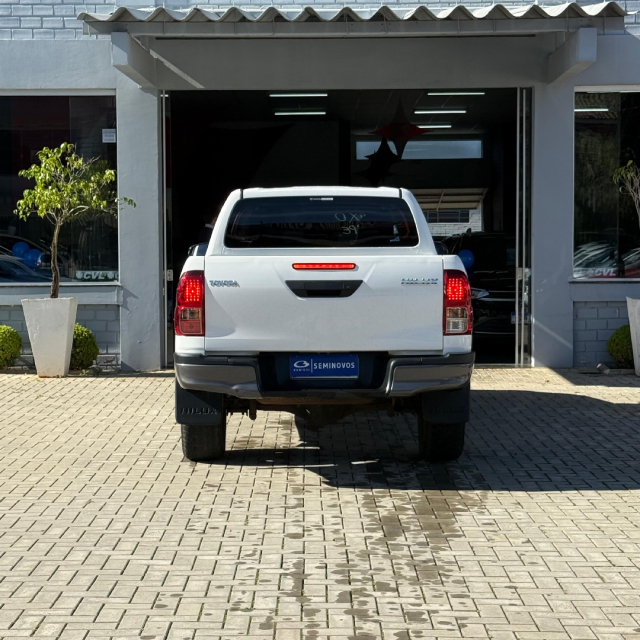toyota hilux 2.8 d-4d turbo diesel cd power pack 4x4 manual 4p 2024