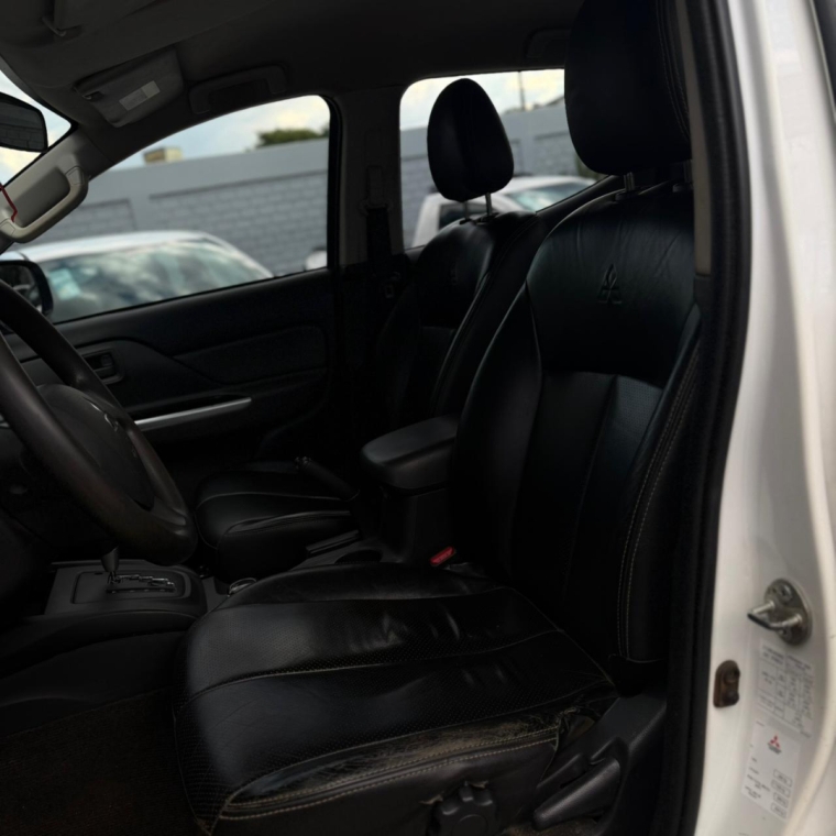 l200 triton 2.4 16v turbo diesel outdoor gls cd 4x4 automatico8