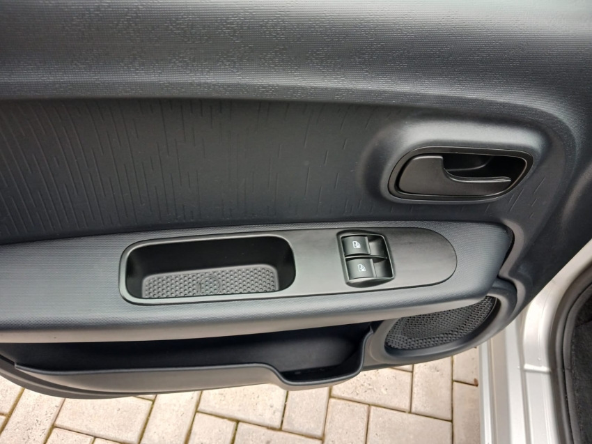 fiat mobi 1.0 evo flex like. manual 4p 20239
