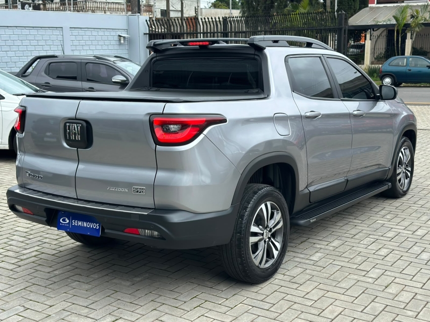 fiat toro 2.0 16v turbo diesel freedom 4wd at9 4p automatico 20233