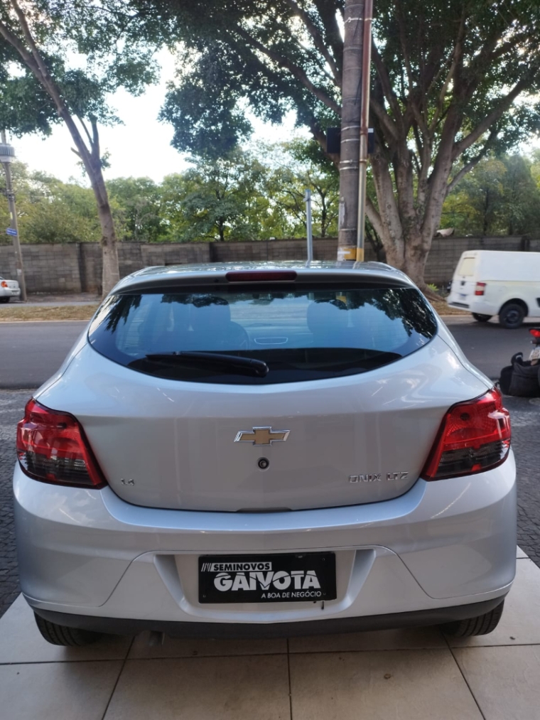 chevrolet onix 1.4 mpfi ltz 8v flex 4p manual 2016 chevrolet onix 1.4 mpfi ltz 8v flex 4p manual 2016